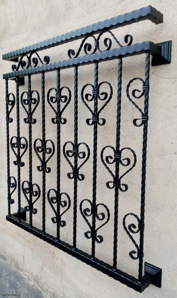 Detail privarených srdiečok a ornamentov